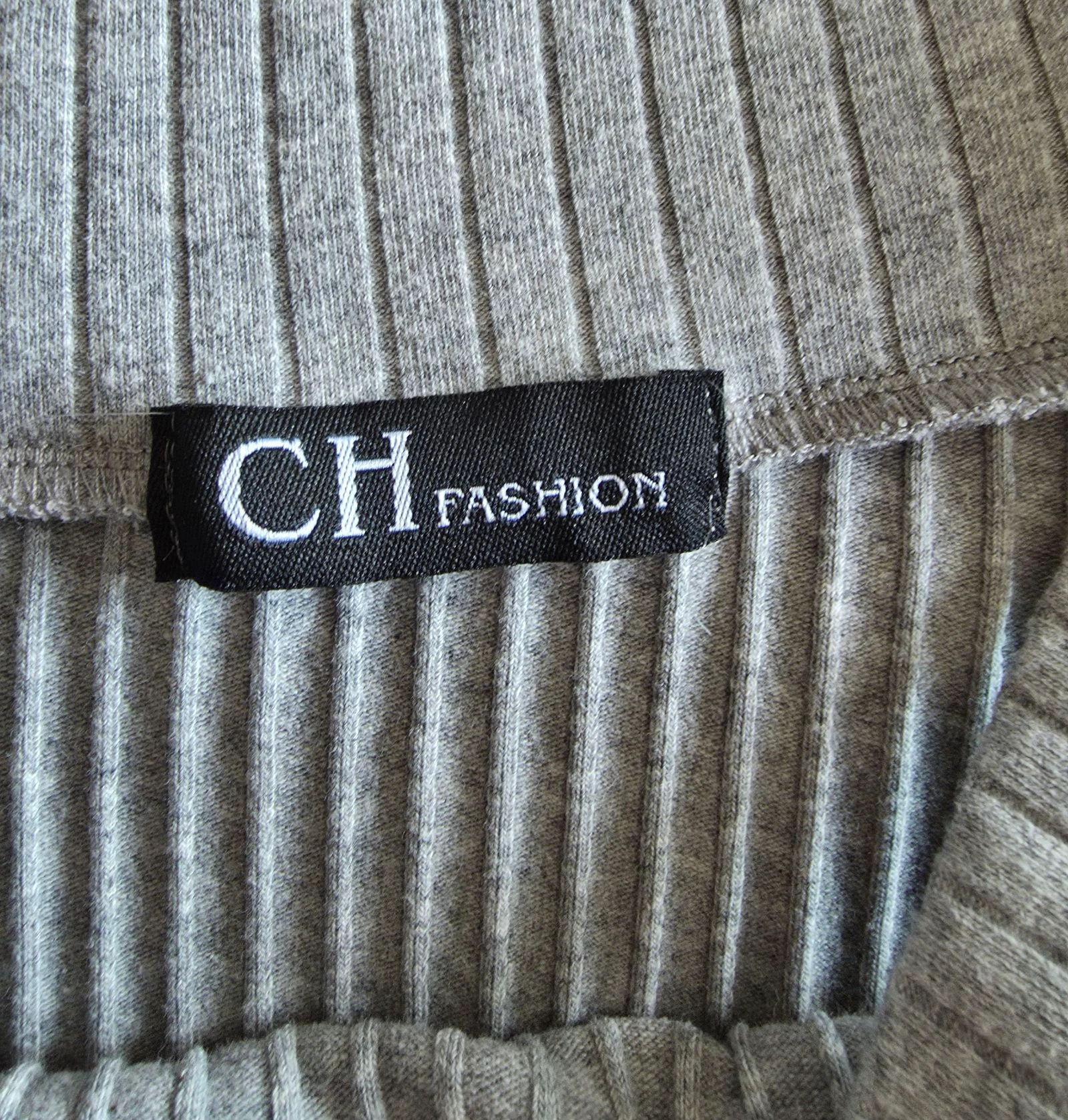 Vestido ajustado gris de punto CH Fashion talla S 36 con hombros descubiertos – photo 5